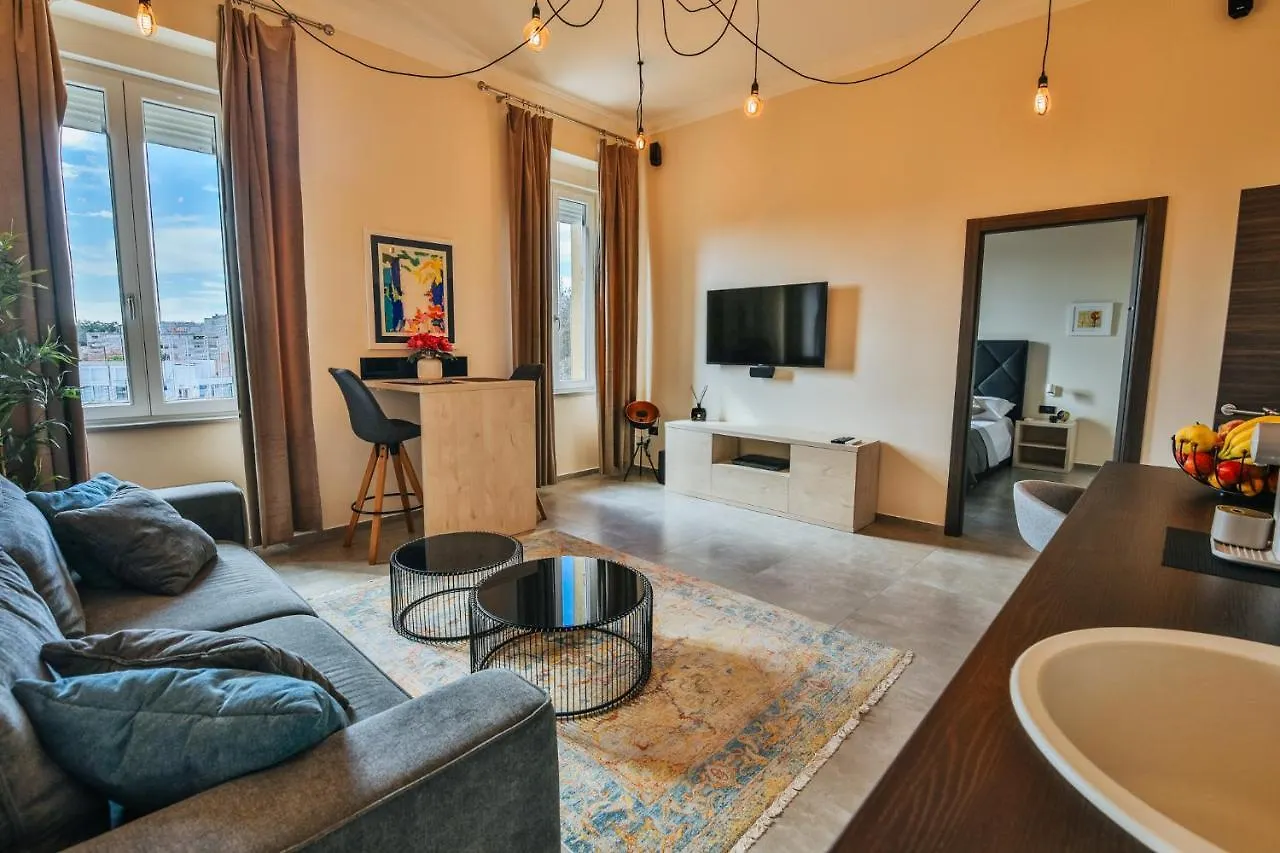 City Harbour Deluxe Suites Задар