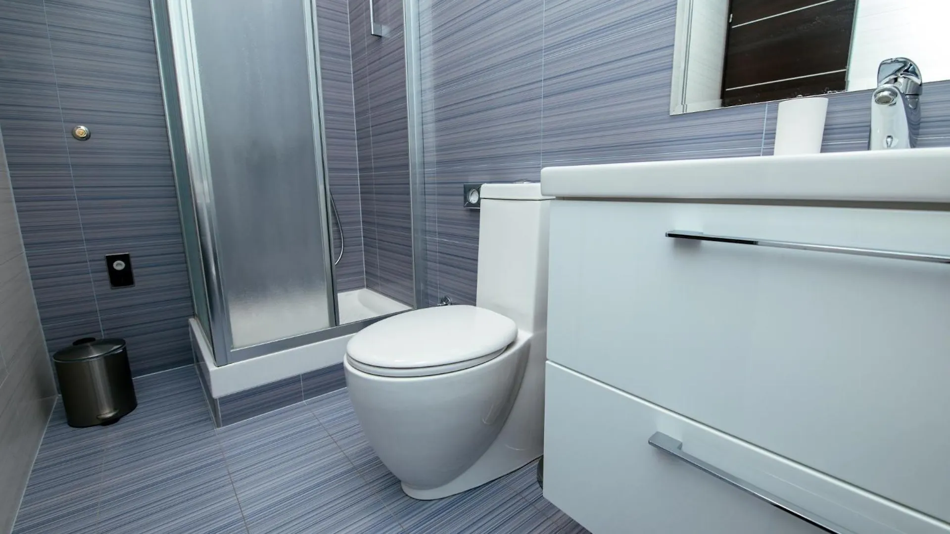 City Harbour Deluxe Suites Zadar Apartment