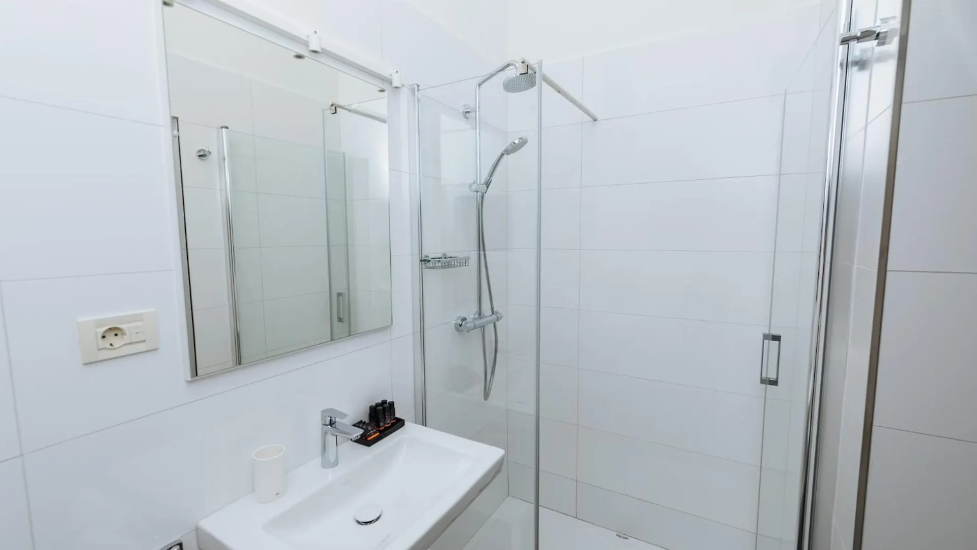 City Harbour Deluxe Suites Задар Апартаменты
