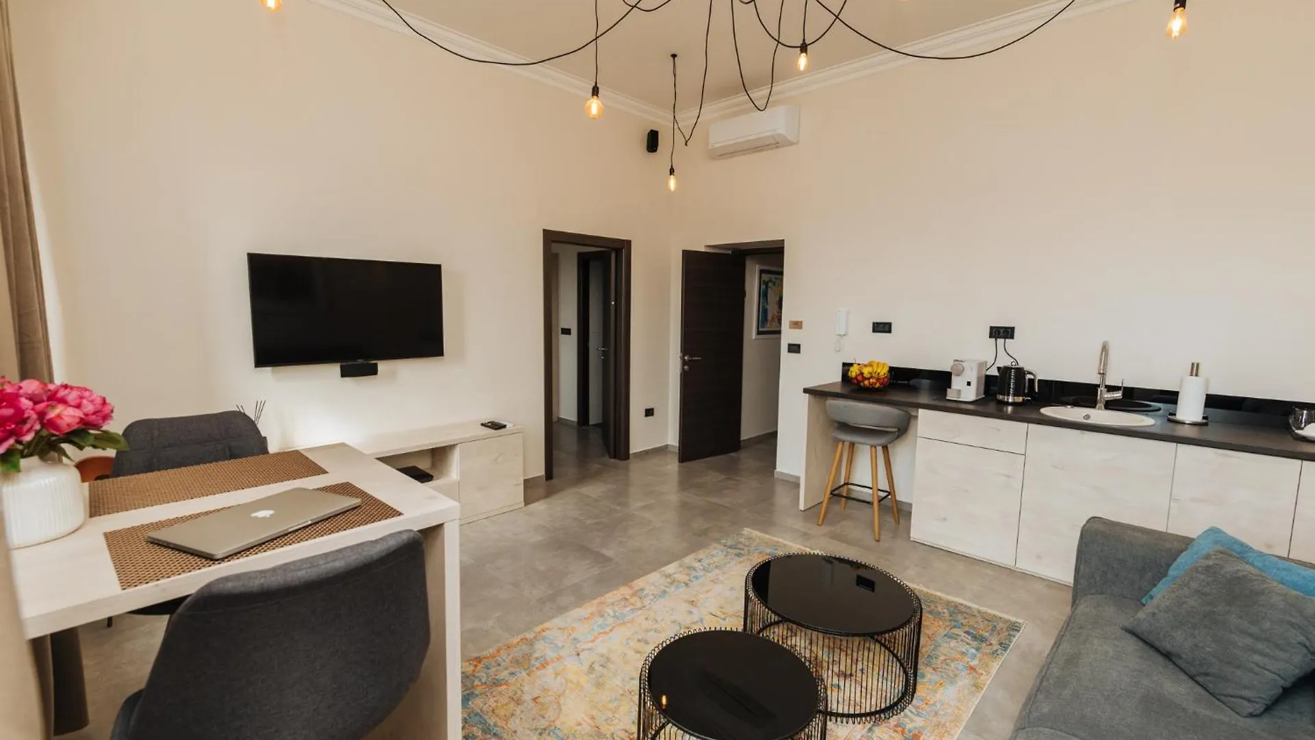 City Harbour Deluxe Suites Zadar Apartment