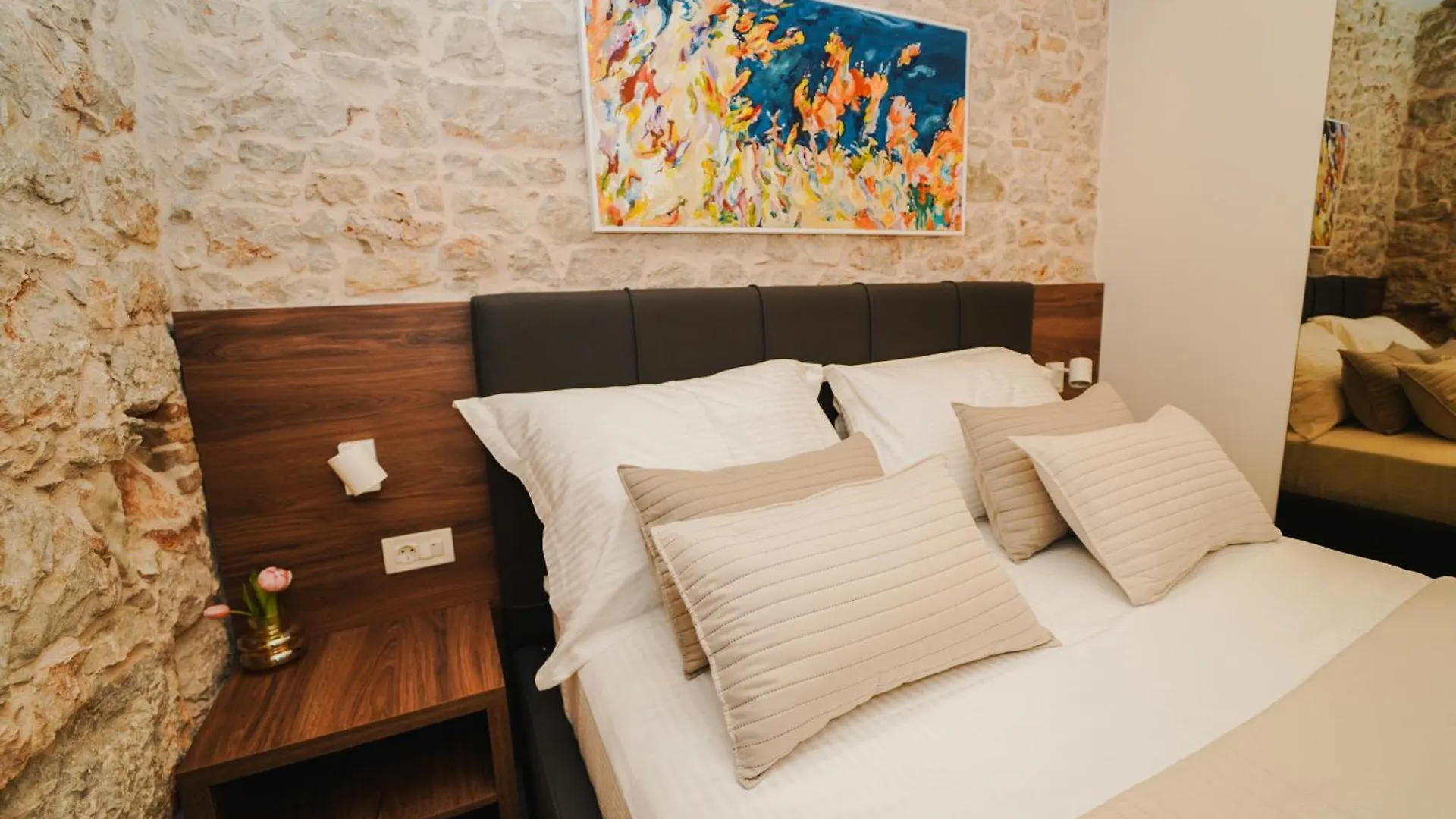 City Harbour Deluxe Suites Zadar Apartment