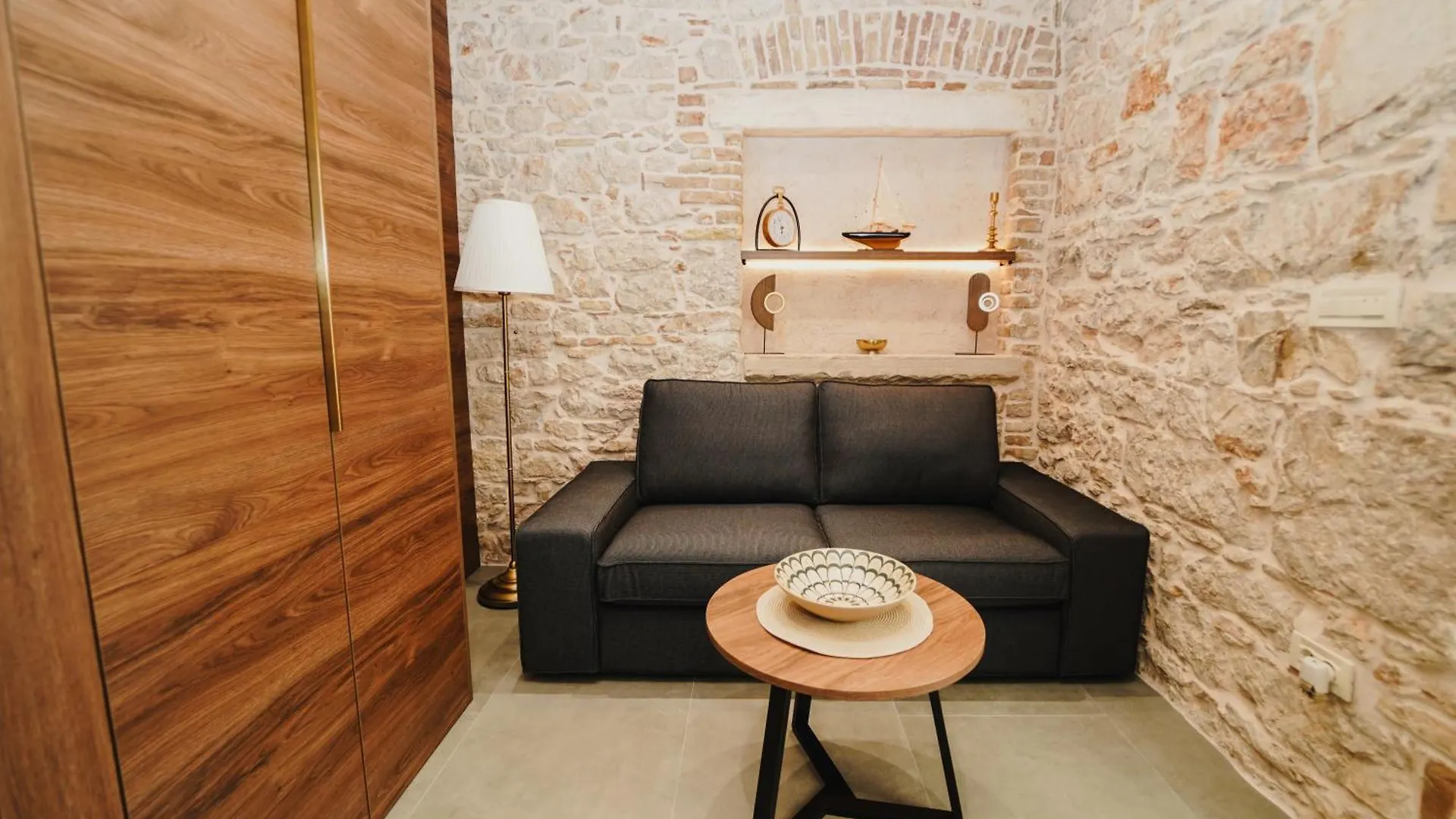 City Harbour Deluxe Suites Zadar 0*,