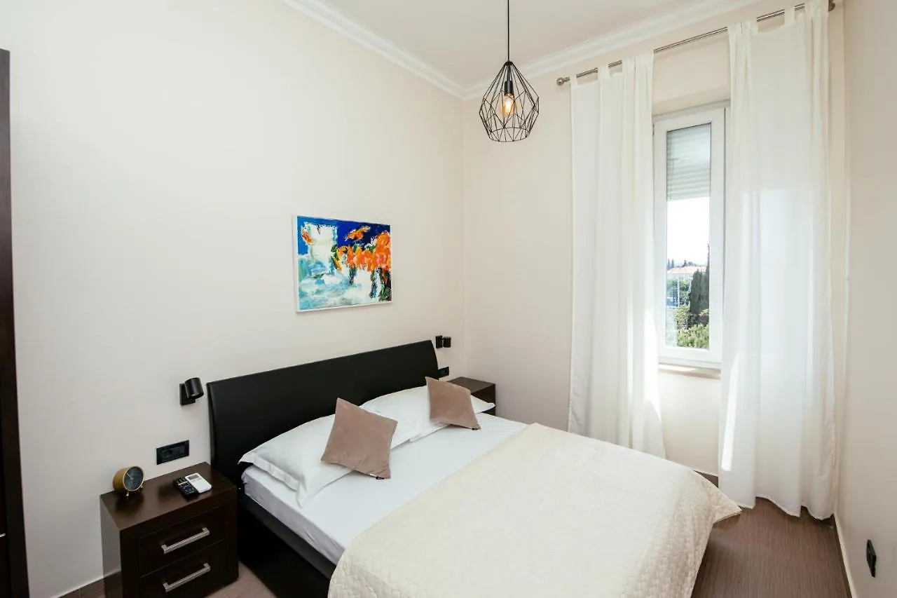 City Harbour Deluxe Suites Zara